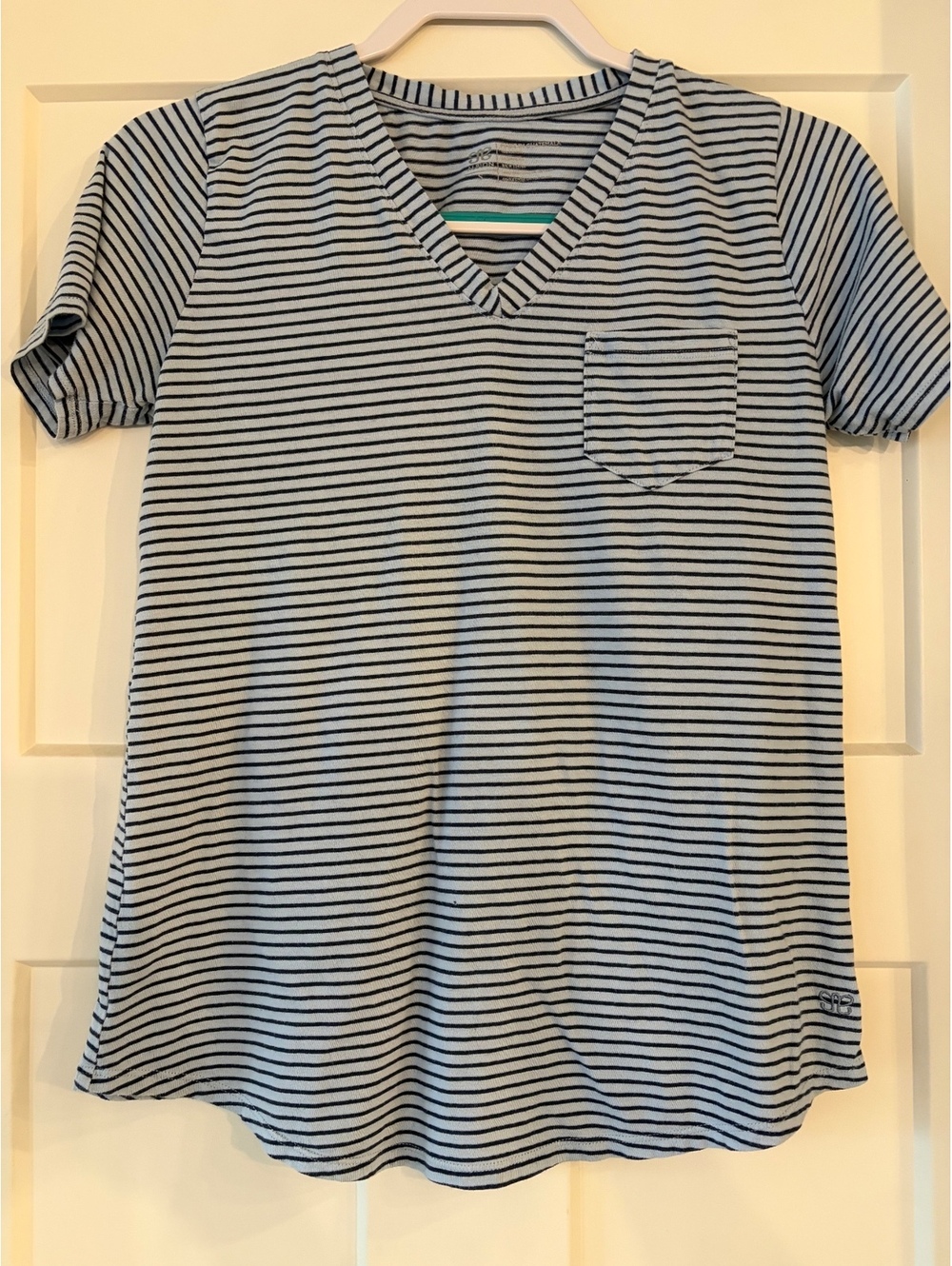 Albion Fit Striped V-Neck Pocket Tee — Navy/light blue Stripe, S